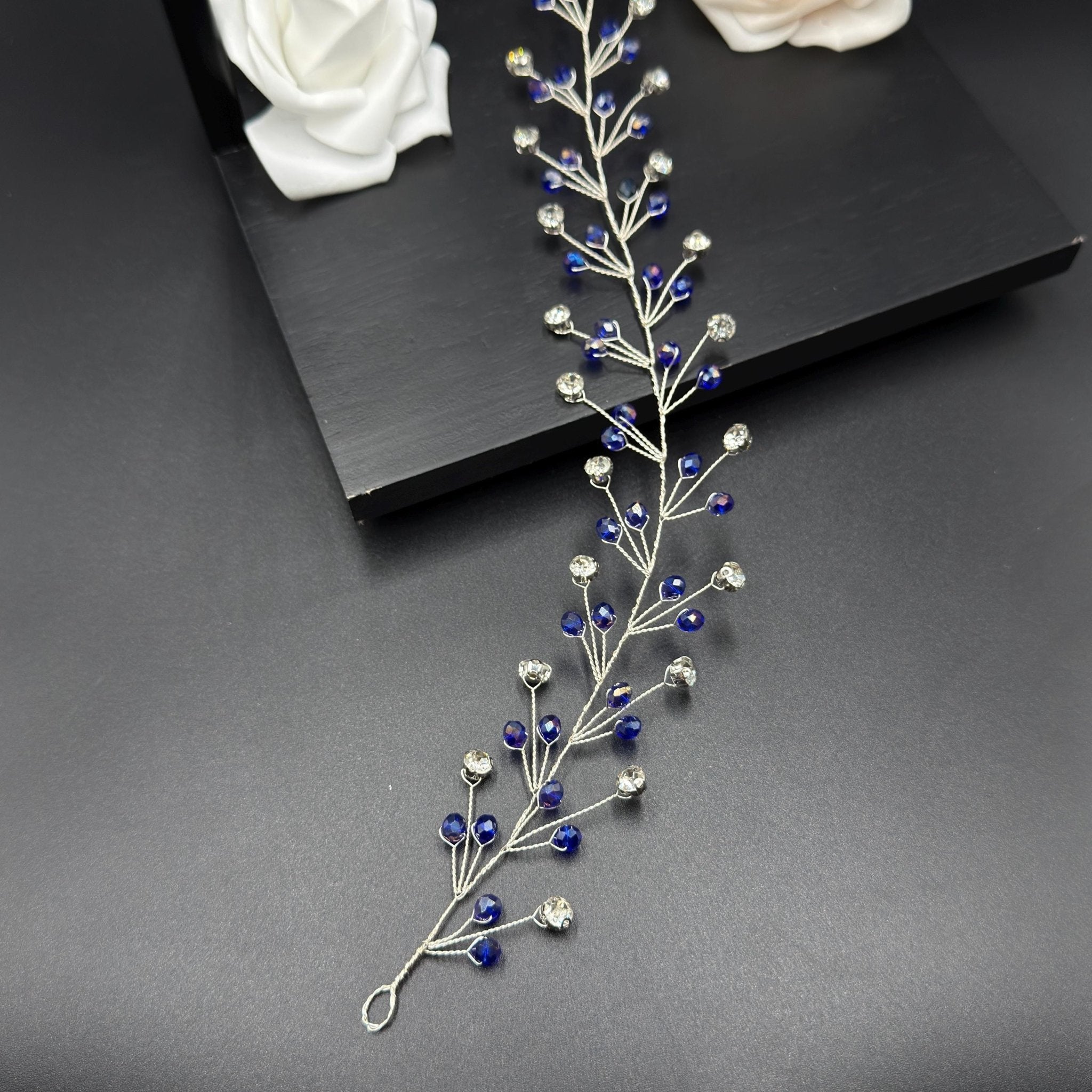 Blauer Kristall Braut Haarschmuck, Handgemachter flexibler Haarkranz mit Silberdraht, Blue Crystal Bridal Hair Vine, Wedding Hair Accessory - AVYRAA BRIDAL