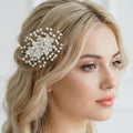 Blüten Haarkamm mit weißen Perlen für Bräute - AVYRAA BRIDAL