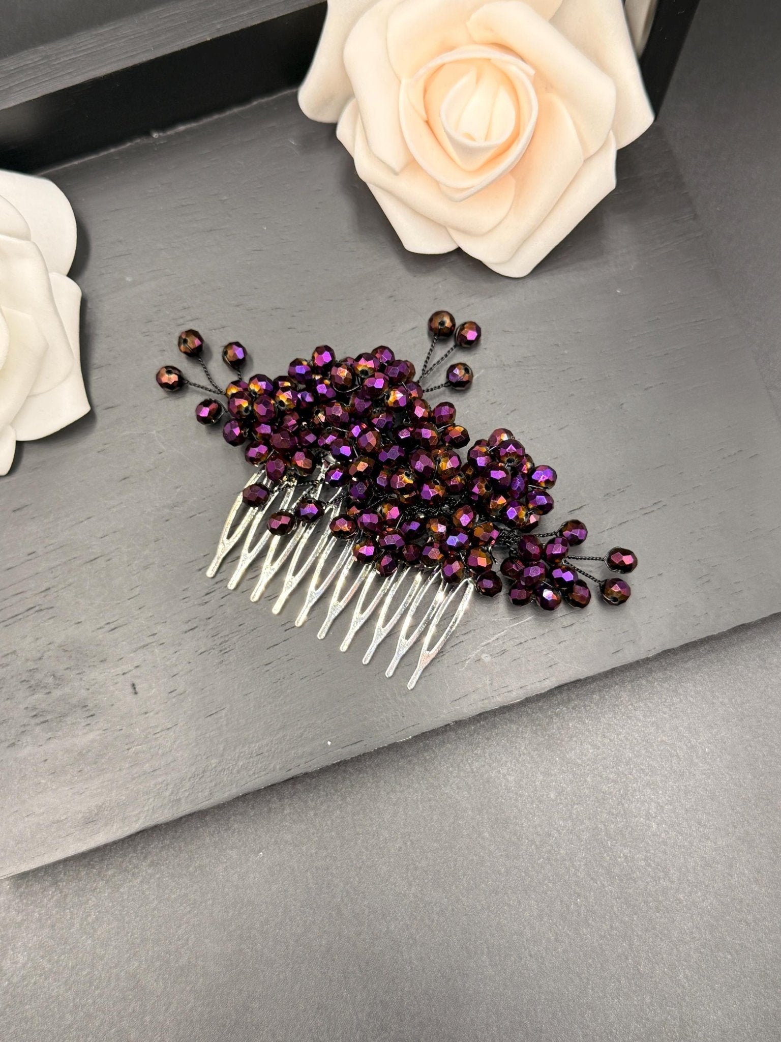 Braut Haarkamm in schimmerndem Violett - Bronze aus facettierten Kristallen handgefertigt ca. 10 cm - AVYRAA BRIDAL