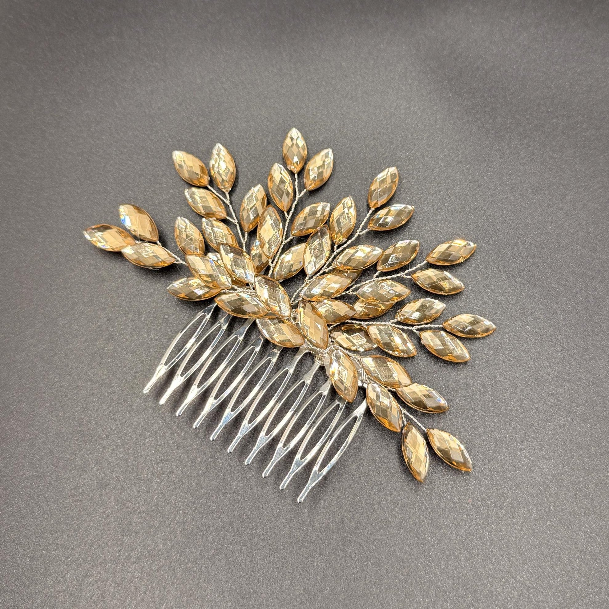 Braut Haarkamm mit facettierten Schmucksteinen - AVYRAA BRIDAL
