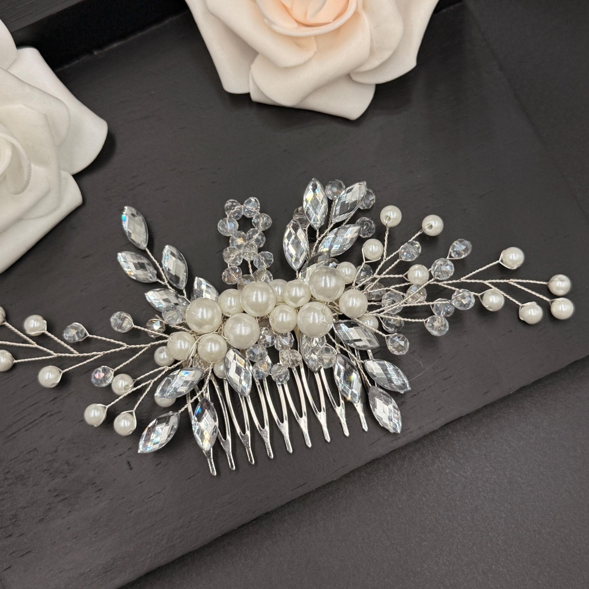Braut Haarkamm mit Kristallen und Perlen 16 cm - AVYRAA BRIDAL