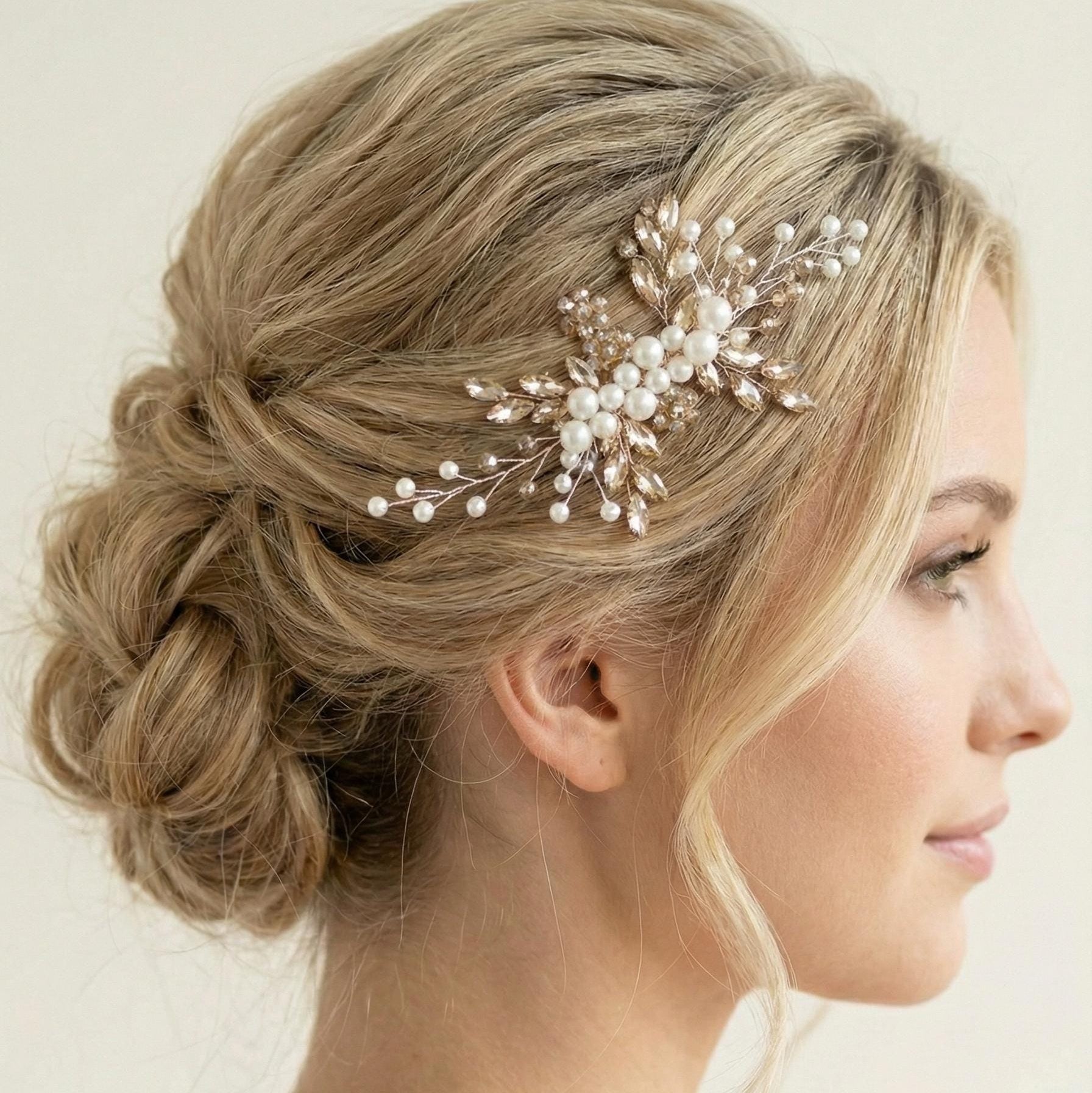 Braut Haarkamm mit Kristallen und Perlen 16 cm - AVYRAA BRIDAL