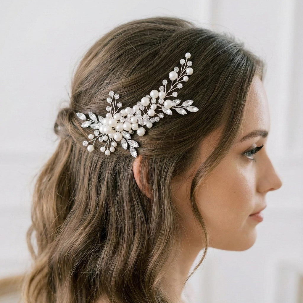 Braut Haarkamm mit Perlen und klaren Kristallen - AVYRAA BRIDAL