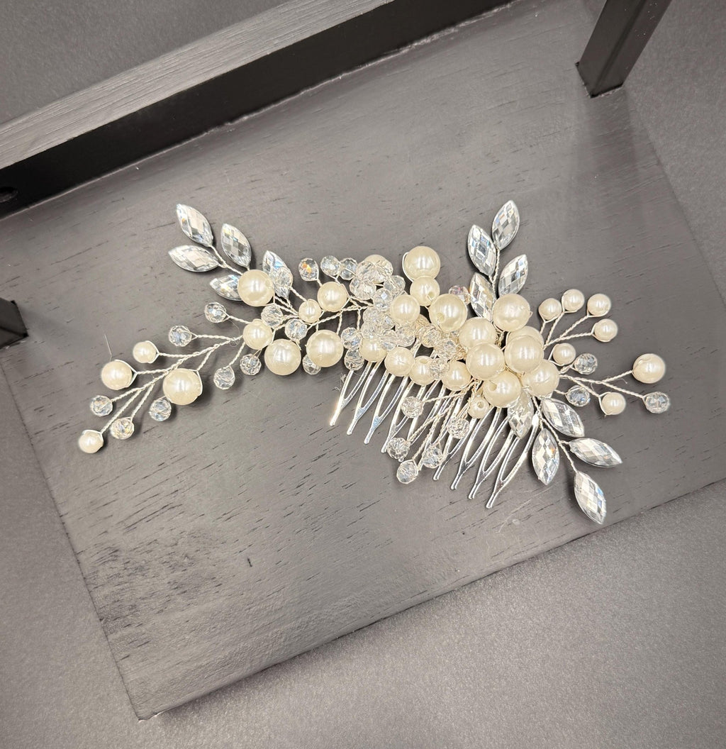 Braut Haarkamm mit Perlen und Kristallen, eleganter Hochzeit Haarschmuck - AVYRAA BRIDAL