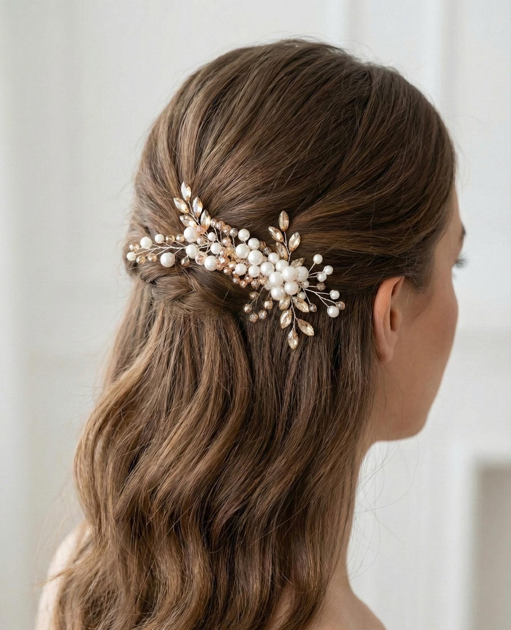Braut Haarkamm mit Perlen und Kristallen, eleganter Hochzeit Haarschmuck - AVYRAA BRIDAL