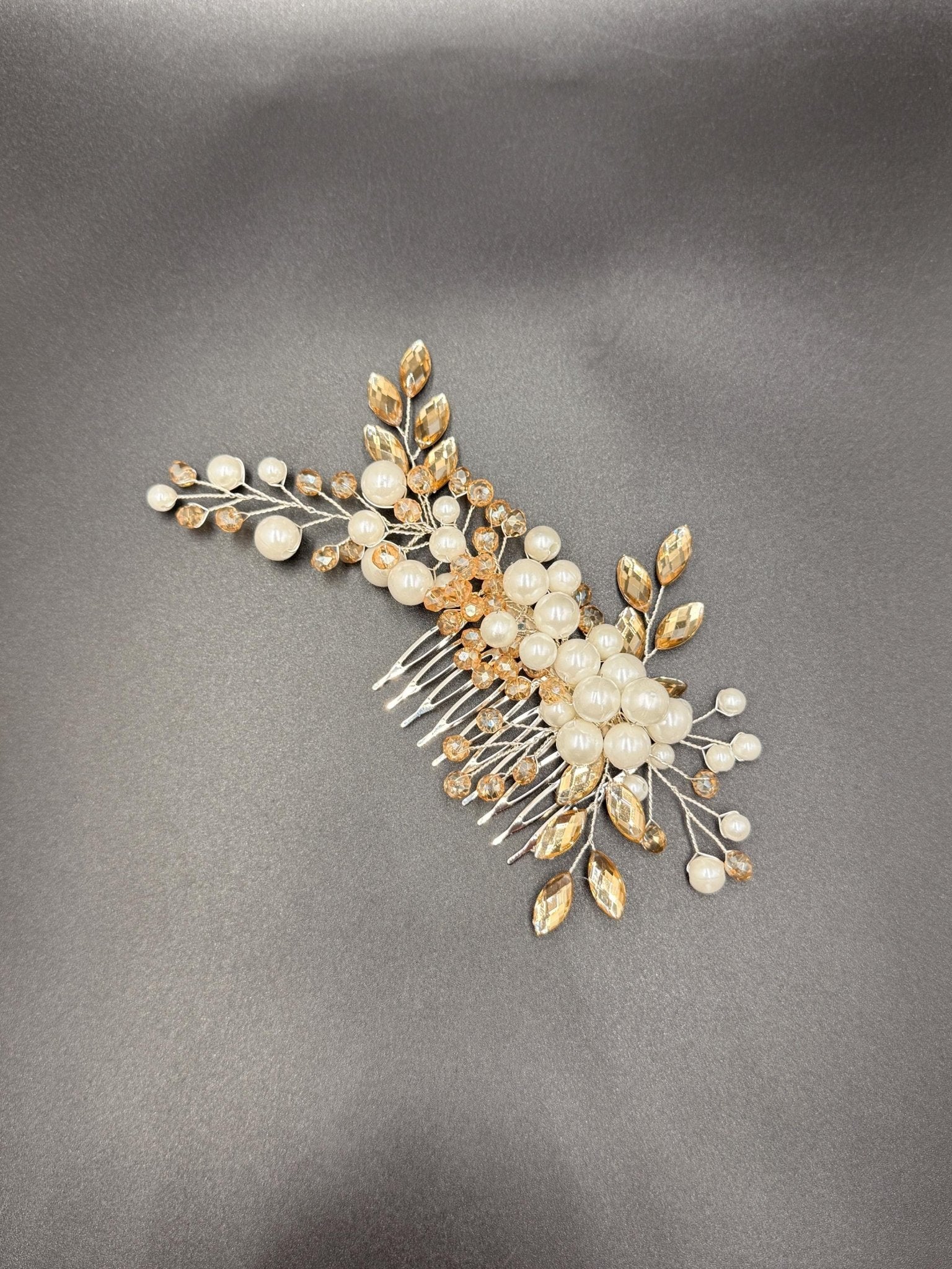 Braut Haarkamm mit Perlen und Kristallen, eleganter Hochzeit Haarschmuck - AVYRAA BRIDAL