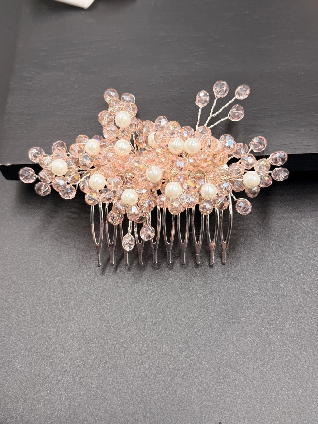 Braut Haarkamm Rosé mit Perlen und facettierten Kristallen handgefertigt elegant ca. 10 cm - AVYRAA BRIDAL