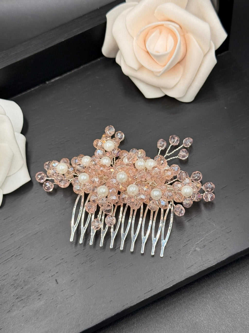Braut Haarkamm Rosé mit Perlen und facettierten Kristallen handgefertigt elegant ca. 10 cm - AVYRAA BRIDAL