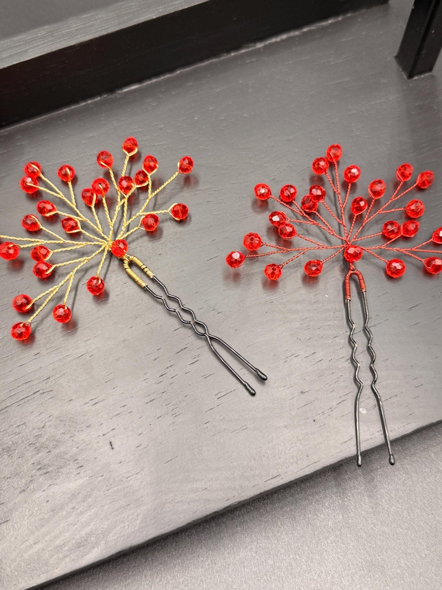 Braut Haarnadeln Rot Kristall Golddraht Rotdraht Strass Haarschmuck - AVYRAA BRIDAL