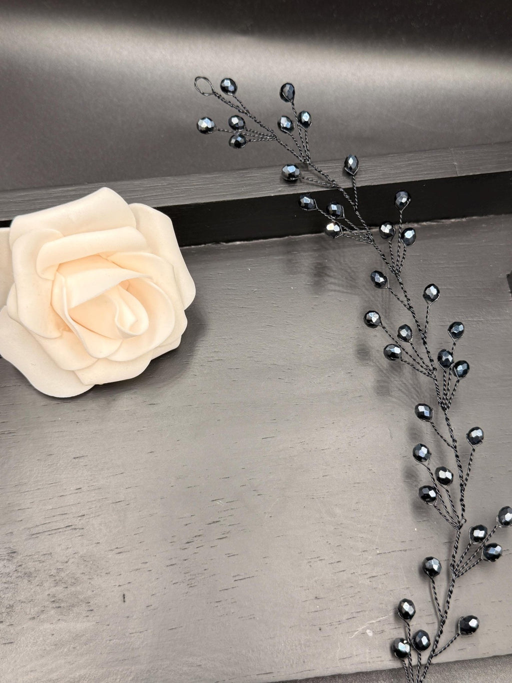 Braut Hair Vine Dunkelblau Kristall Schwarzdraht Haarschmuck - AVYRAA BRIDAL