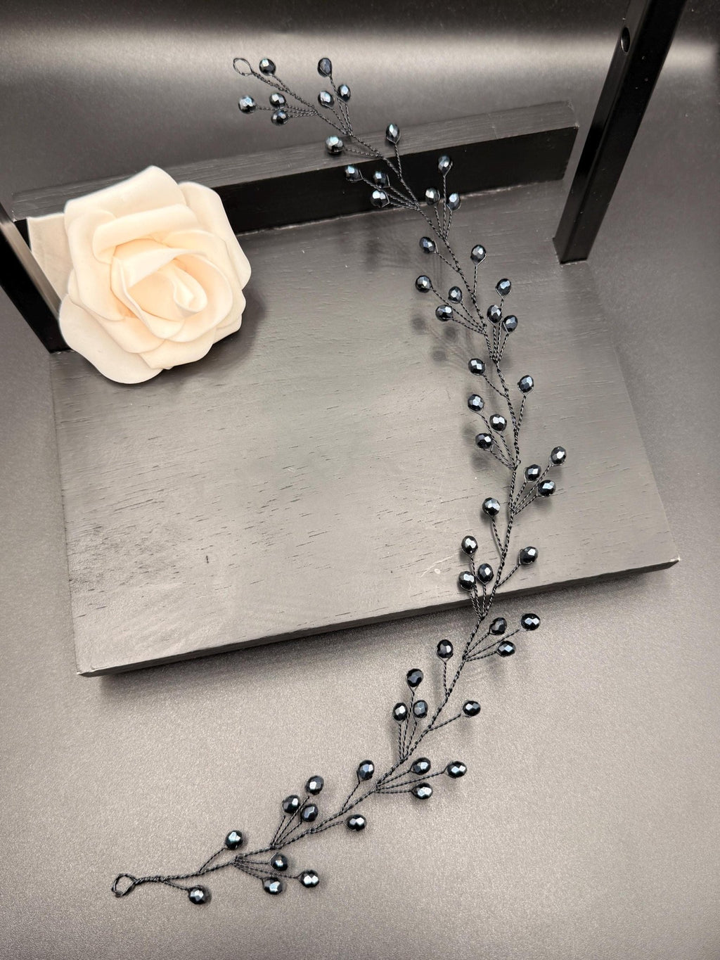 Braut Hair Vine Dunkelblau Kristall Schwarzdraht Haarschmuck - AVYRAA BRIDAL