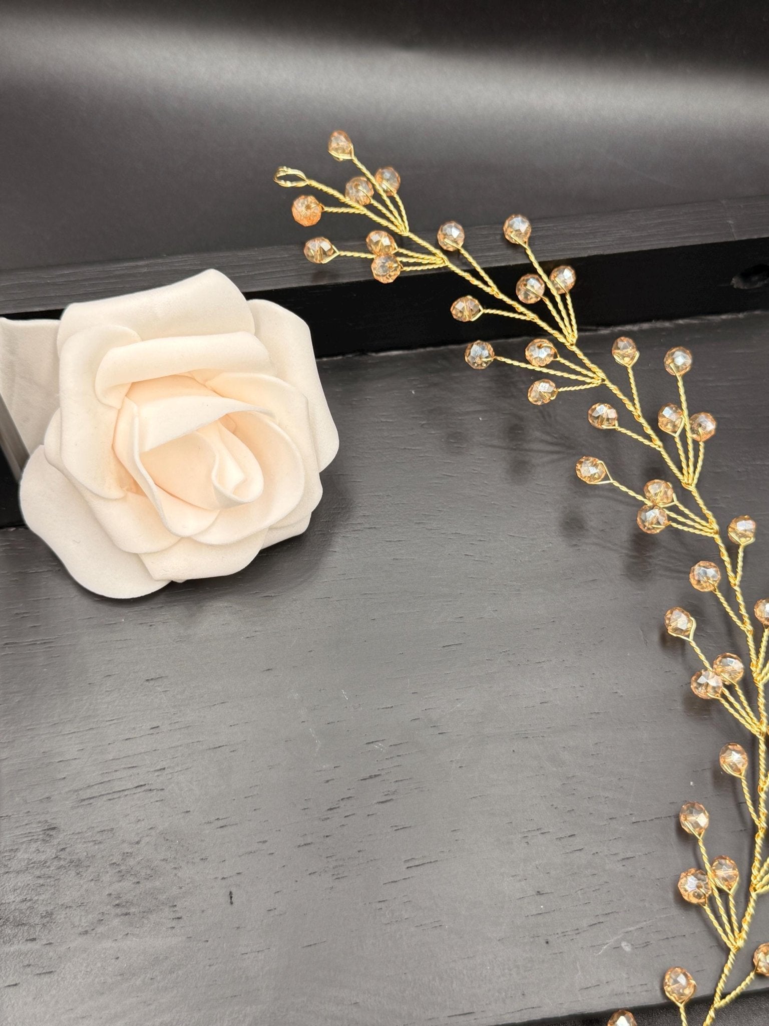 Braut Hair Vine Gold Kristall Glasperlen Flexibel Haarschmuck - AVYRAA BRIDAL