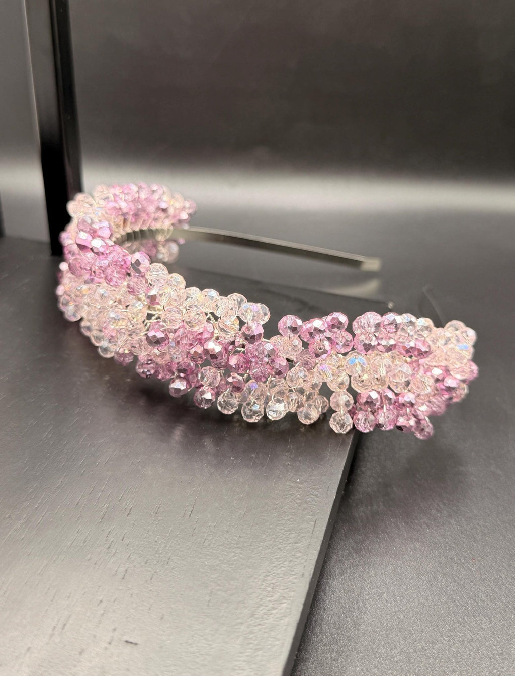 Braut Tiara aus Kristall in Rosa – Handgefertigter Kristall Haarreif für Hochzeit, romantischer Braut Haarschmuck - AVYRAA BRIDAL