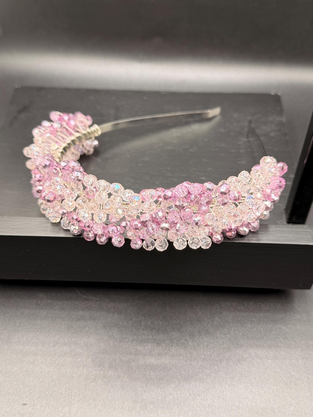Braut Tiara aus Kristall in Rosa – Handgefertigter Kristall Haarreif für Hochzeit, romantischer Braut Haarschmuck - AVYRAA BRIDAL