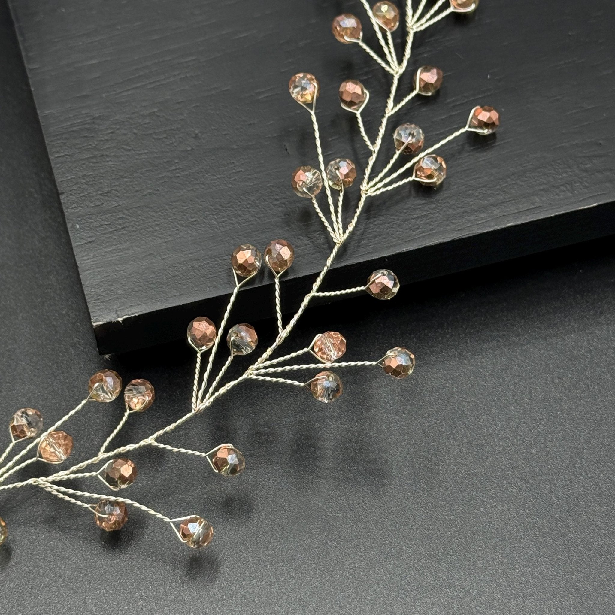 Champagner Kristall Braut Haarschmuck, Handgemachte flexible Haarranke mit Silberdraht, Champagne Crystal Bridal Hair Vine - AVYRAA BRIDAL