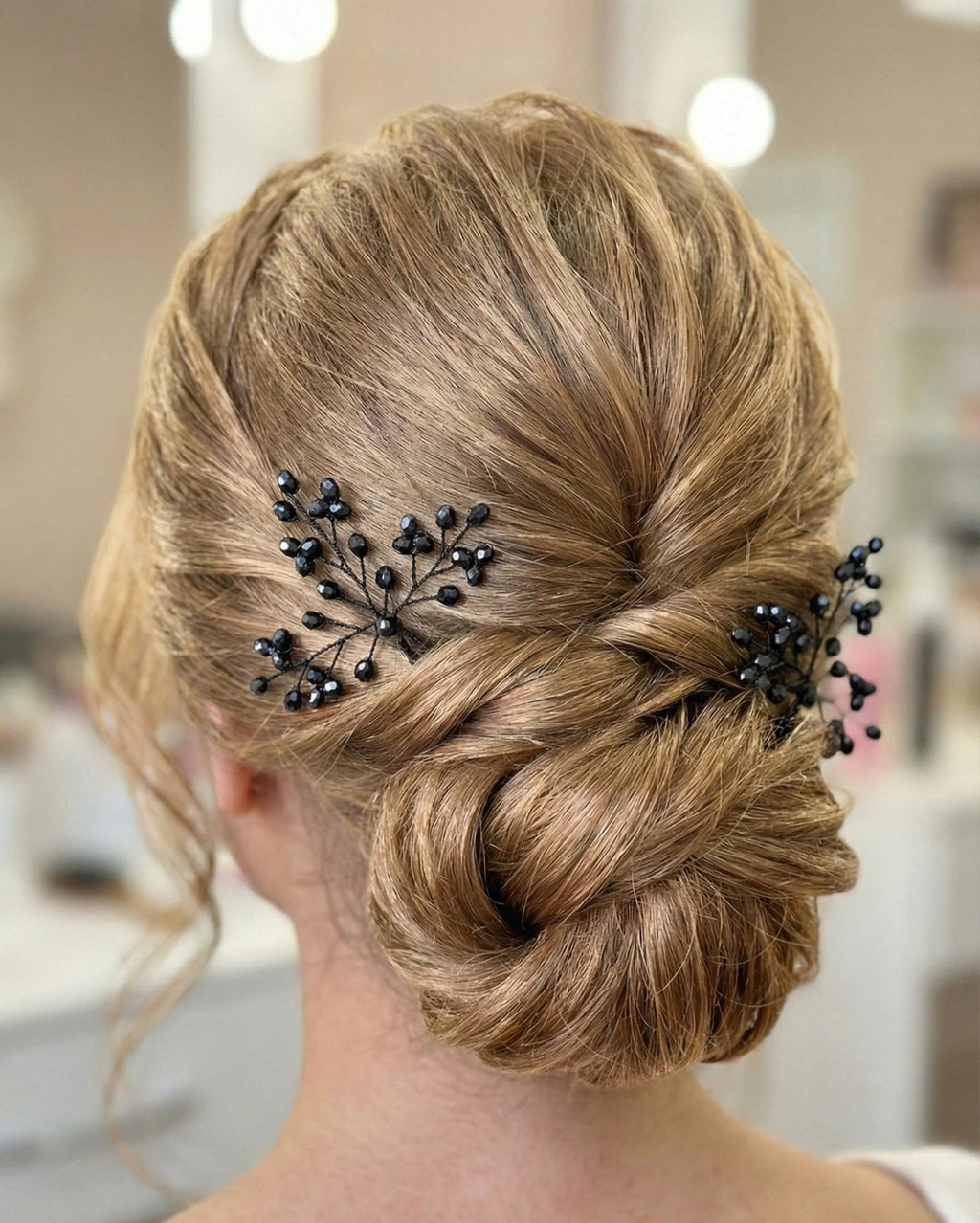 Dunkelblaue Kristall Haarnadeln in Navy – handgefertigter Brautschmuck mit schwarzem Draht - AVYRAA BRIDAL