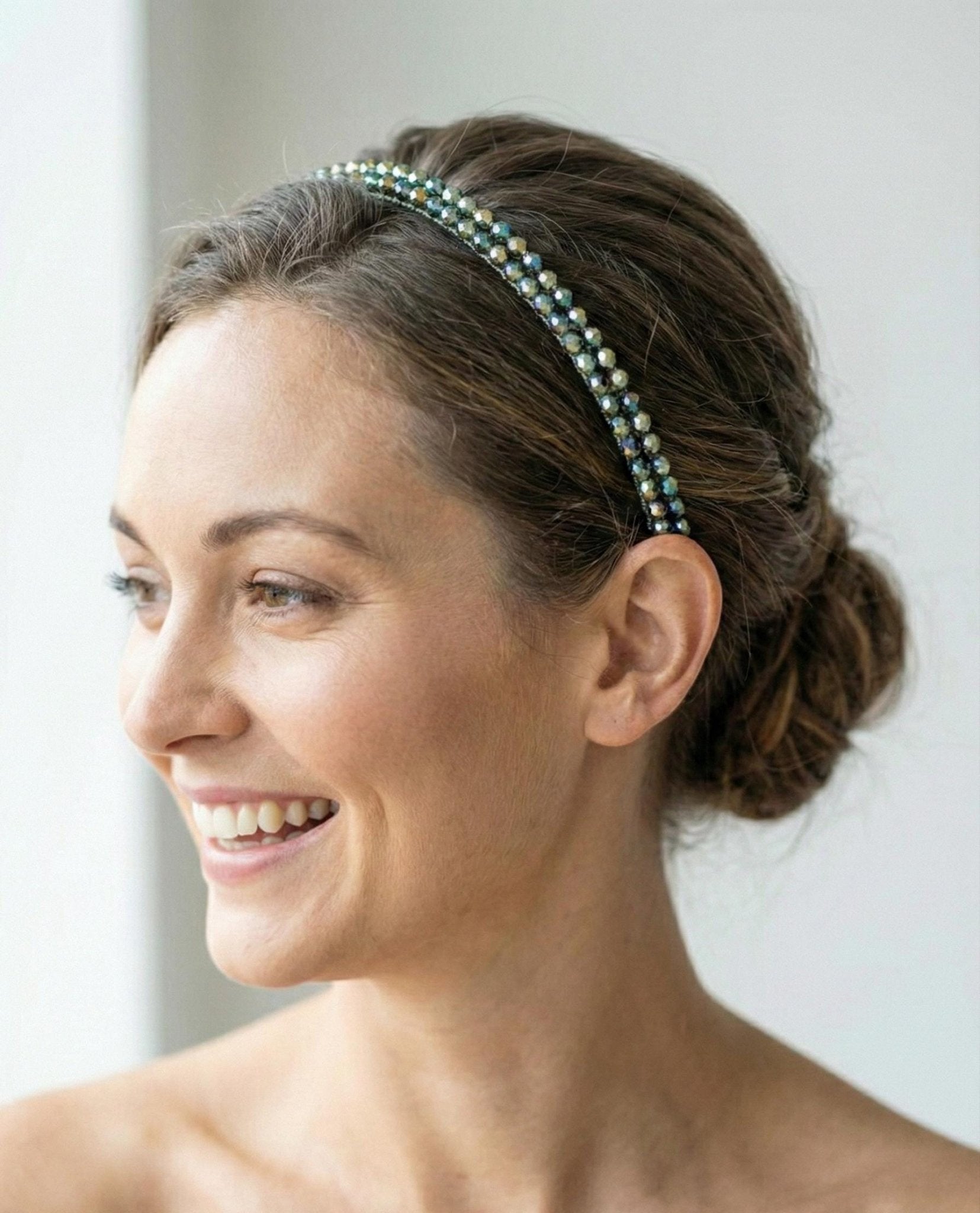 Elegante Braut Tiara in Violett AB | Funkelnde Kristall Tiara für Hochzeit & Abendveranstaltungen | Feiner Haarreif - AVYRAA BRIDAL