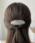 Eleganter Braut Haarkamm mit silber - klaren Kristallen – handgefertigter Hochzeit Haarschmuck - AVYRAA BRIDAL