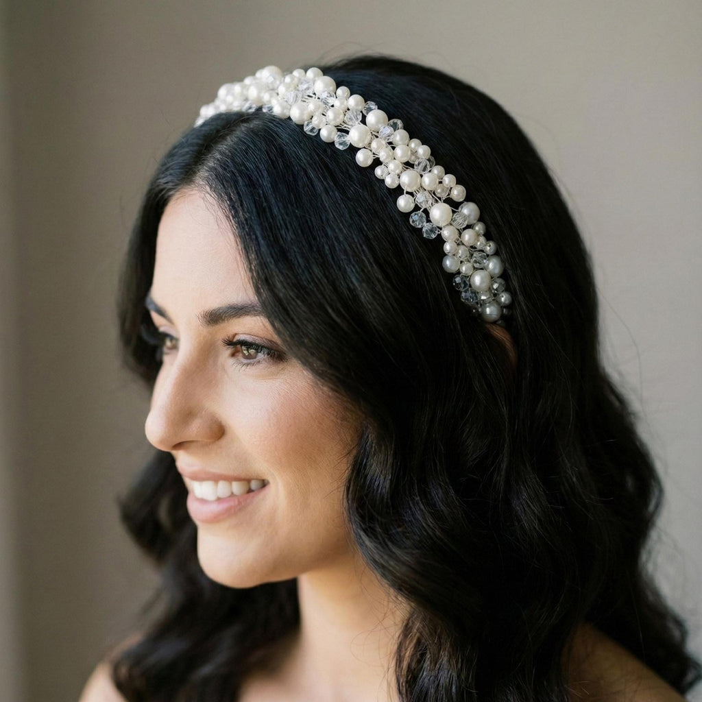 Eleganter Braut Haarreif mit Perlen und Kristallen - AVYRAA BRIDAL