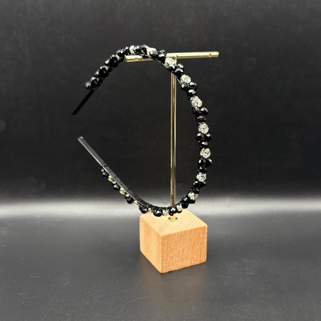 Elegantes schwarzes Kristall - Haarband, Handgefertigte Kronen - Tiara mit schwarzen Kristallen und silberfarbenen Akzenten - AVYRAA BRIDAL