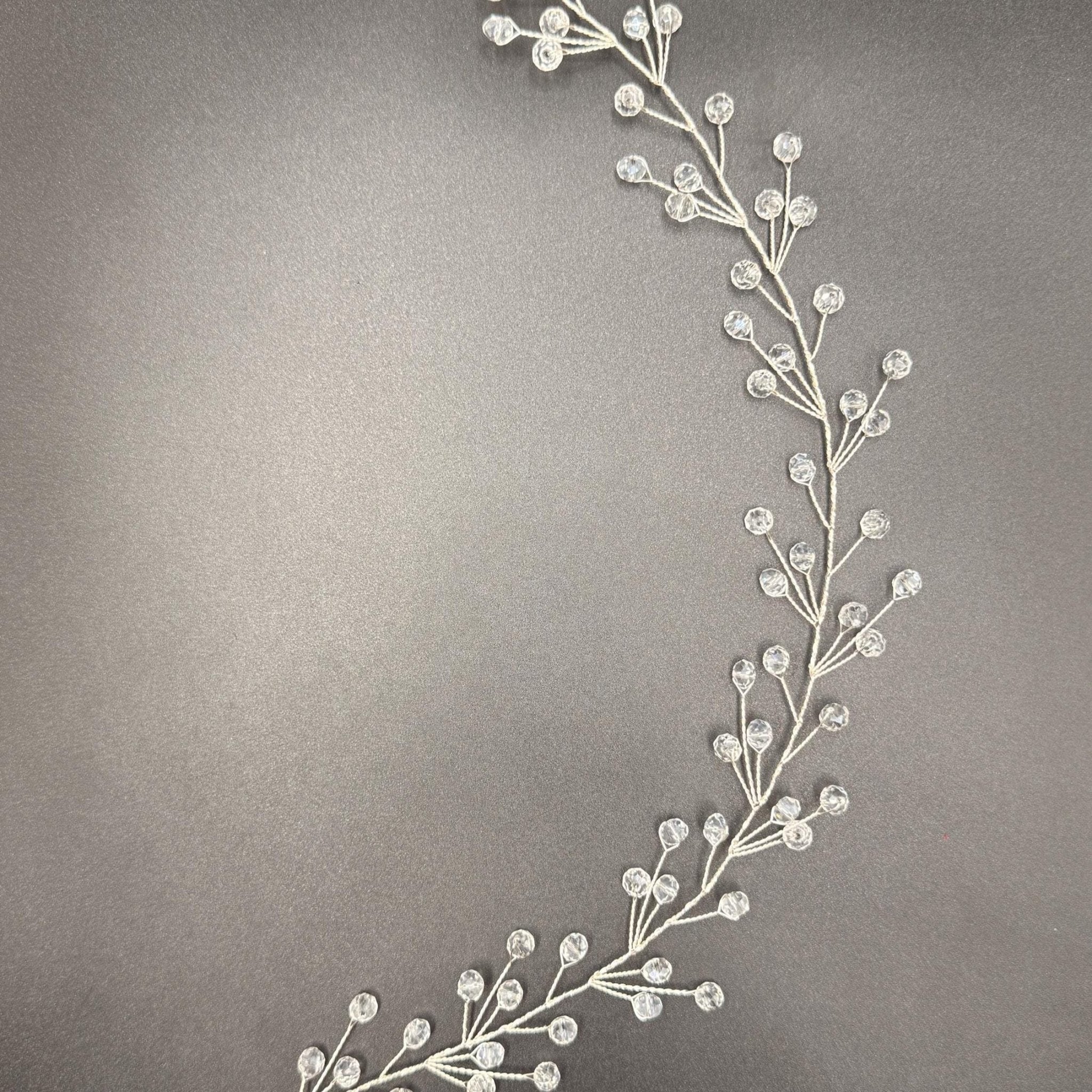 Facettierte Kristall Haarranke in Gold oder Silber - AVYRAA BRIDAL