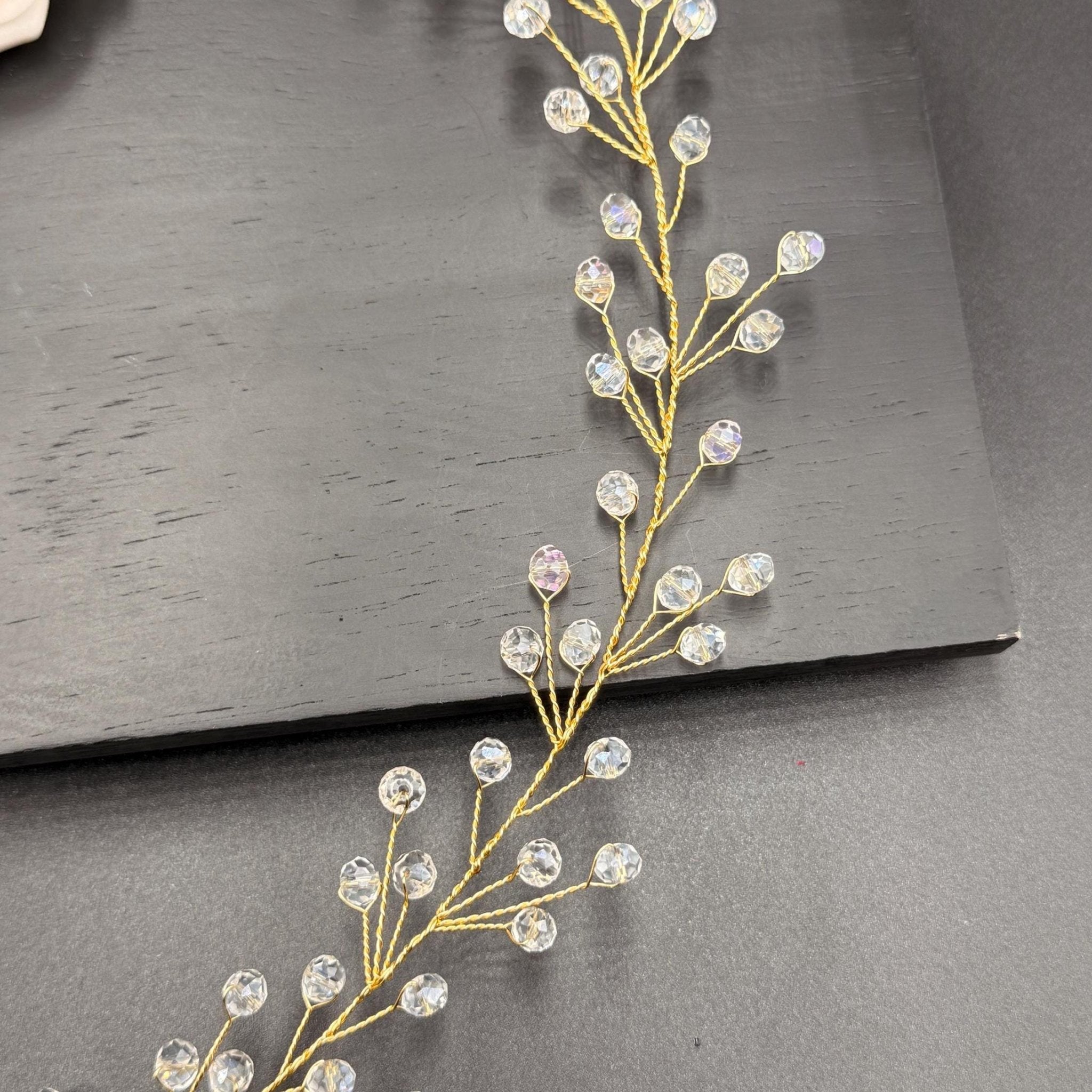 Facettierte Kristall Haarranke in Gold oder Silber - AVYRAA BRIDAL