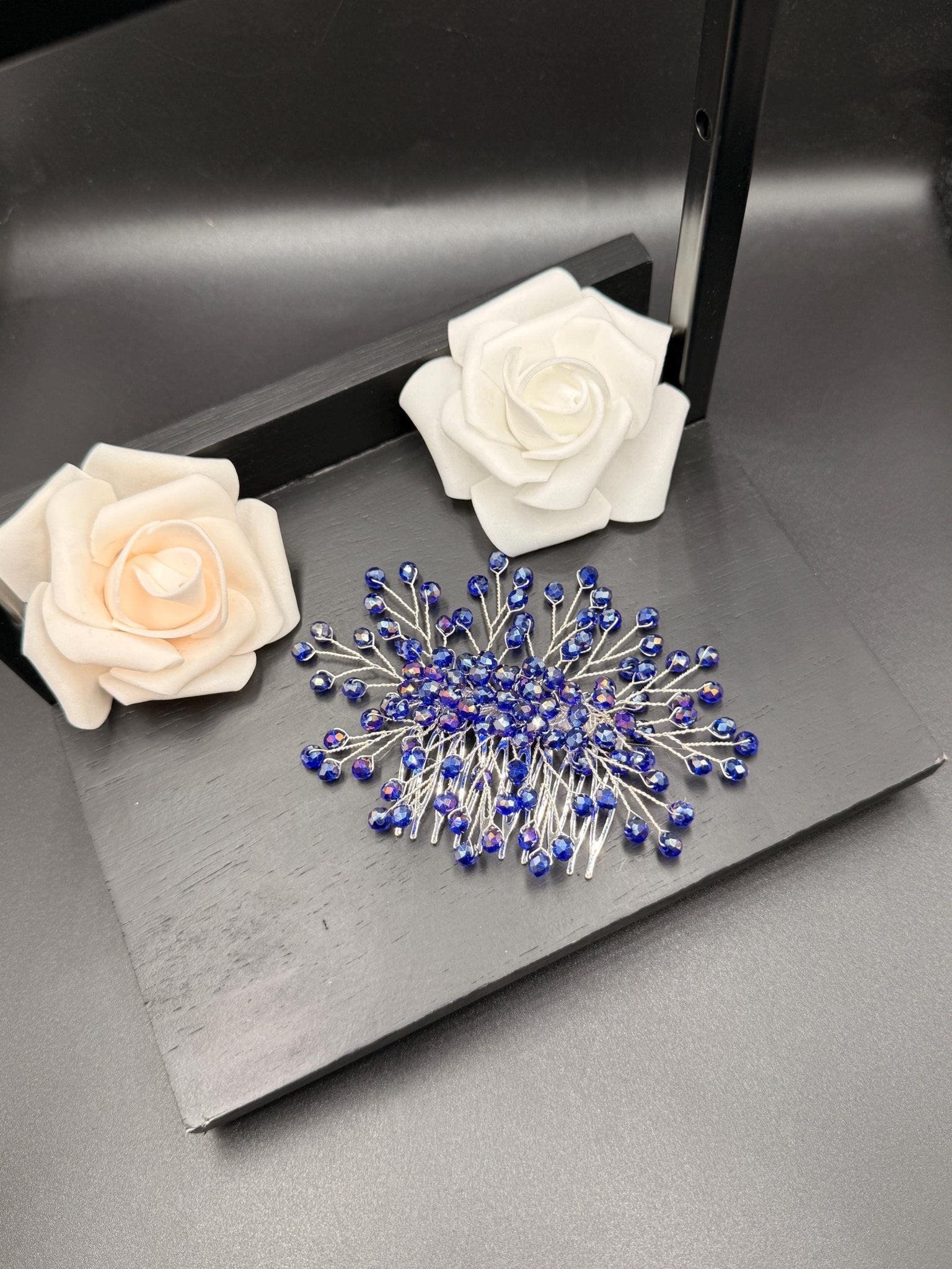 Feiner Kristall Haarkamm als eleganter Braut Haarschmuck - AVYRAA BRIDAL