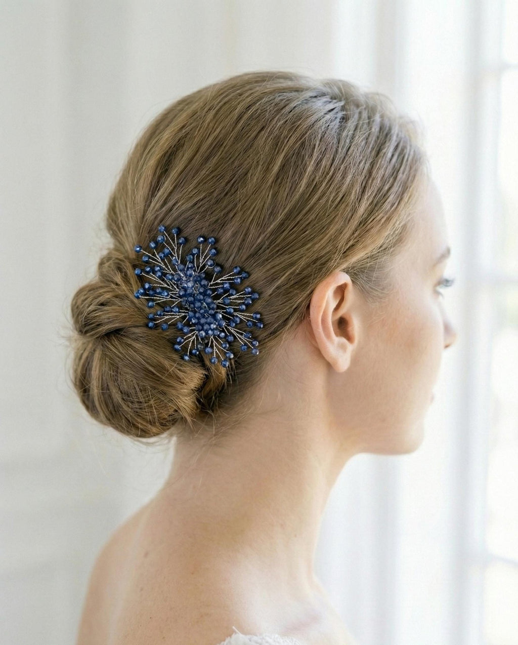 Feiner Kristall Haarkamm als eleganter Braut Haarschmuck - AVYRAA BRIDAL