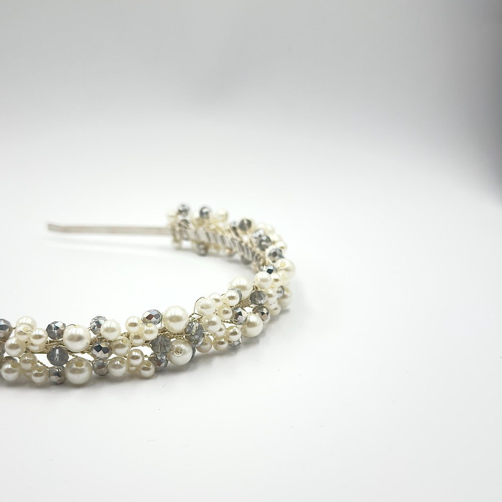 Filigrane Kristall Tiara in Silber für Bräute - AVYRAA BRIDAL