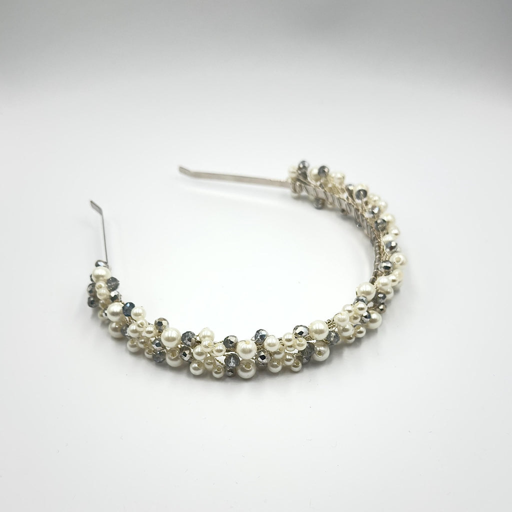 Filigrane Kristall Tiara in Silber für Bräute - AVYRAA BRIDAL