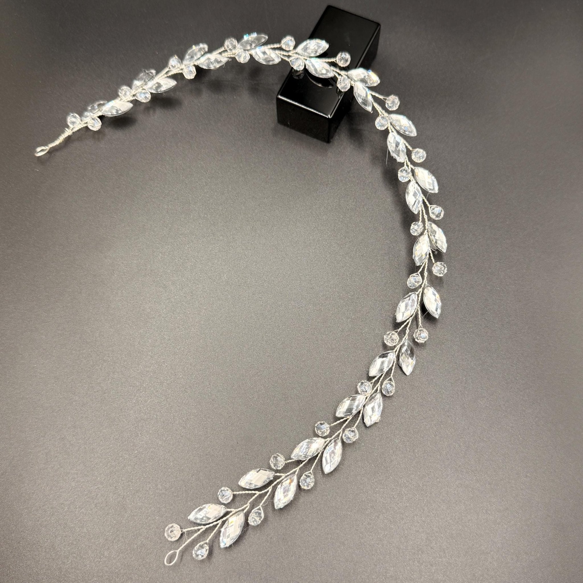 Flexible Kristall Haarranke 40 cm für Brautfrisuren - AVYRAA BRIDAL
