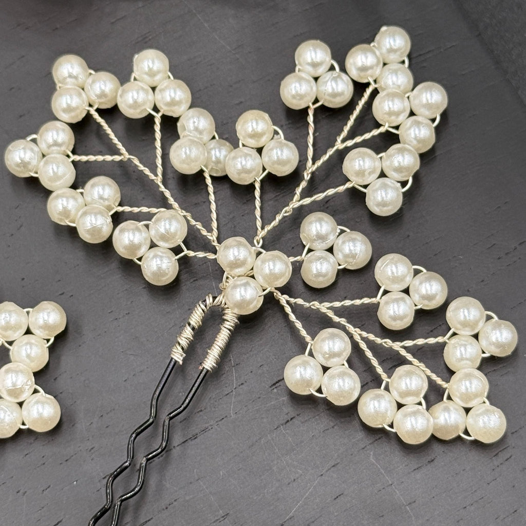 Florale Perlen Haarnadeln in Gold oder Silber - AVYRAA BRIDAL