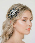 Floraler Haarkamm mit dunkelblauen Kristallen für Braut, Eleganter Hochzeit Haarschmuck mit Blumen - AVYRAA BRIDAL