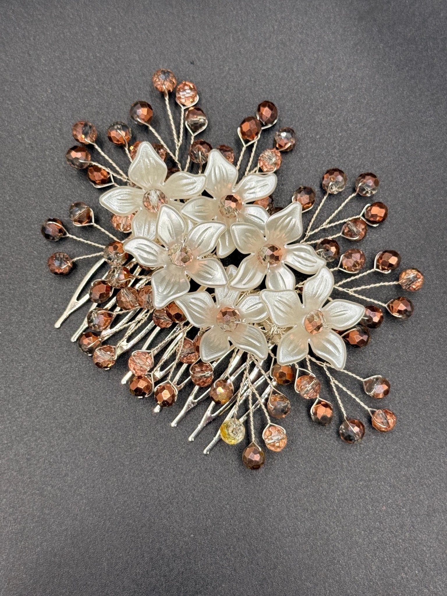 Floraler Kristall - Haarkamm in Champagner - Kupfer – Eleganter Brautschmuck für Hochzeit & festliche Anlässe - AVYRAA BRIDAL