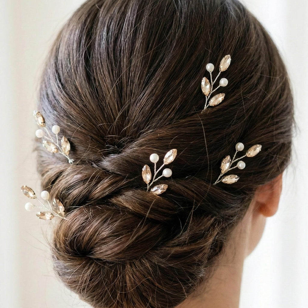 Goldene Haarpins mit Perlen und Tropfensteinen - AVYRAA BRIDAL