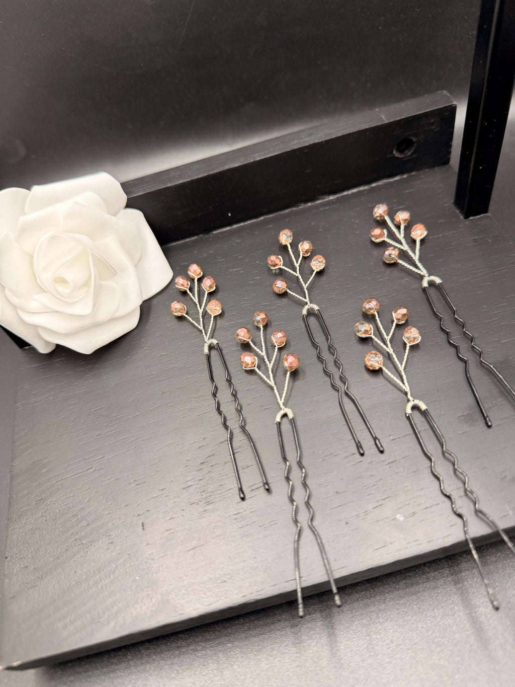 Haarnadeln in Champagner - Kupfer • Handgemachte Haarpins mit schimmernden Glasperlen • Elegantes Brautzubehör für Hochsteckfrisuren - AVYRAA BRIDAL