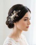 Handgefertigter Braut Haarkamm mit Perlen und Kristallen – Eleganter Hochzeitsschmuck - AVYRAA BRIDAL