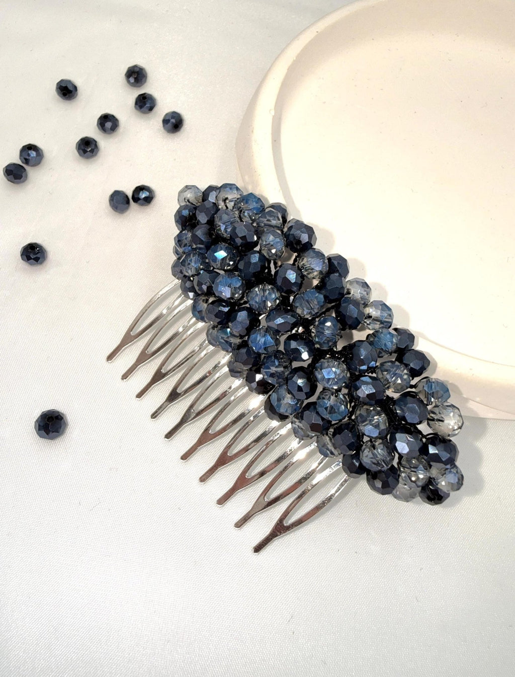 Handgefertigtes blaues Kristall - Kronen - Haarband, eleganter Braut - Haarreif mit Steinakzenten, Hochzeit, Abend, festliche Event - AVYRAA BRIDAL