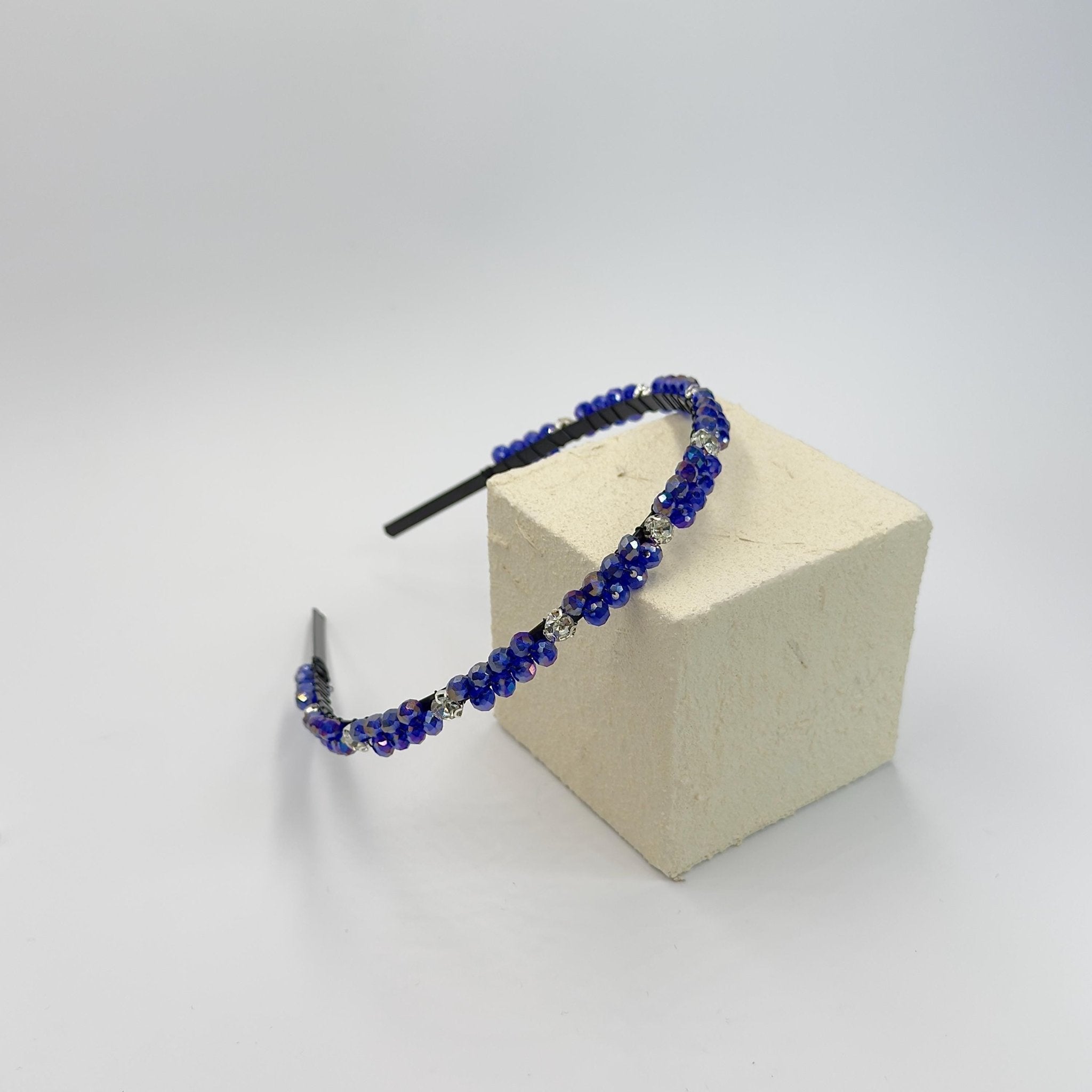 Handgefertigtes Kristall - Haarband in Saphirblau, elegante blaue Kronen - Tiara mit tiefblauen Kristallen, Braut - und Abendmode, Hochzeits - AVYRAA BRIDAL