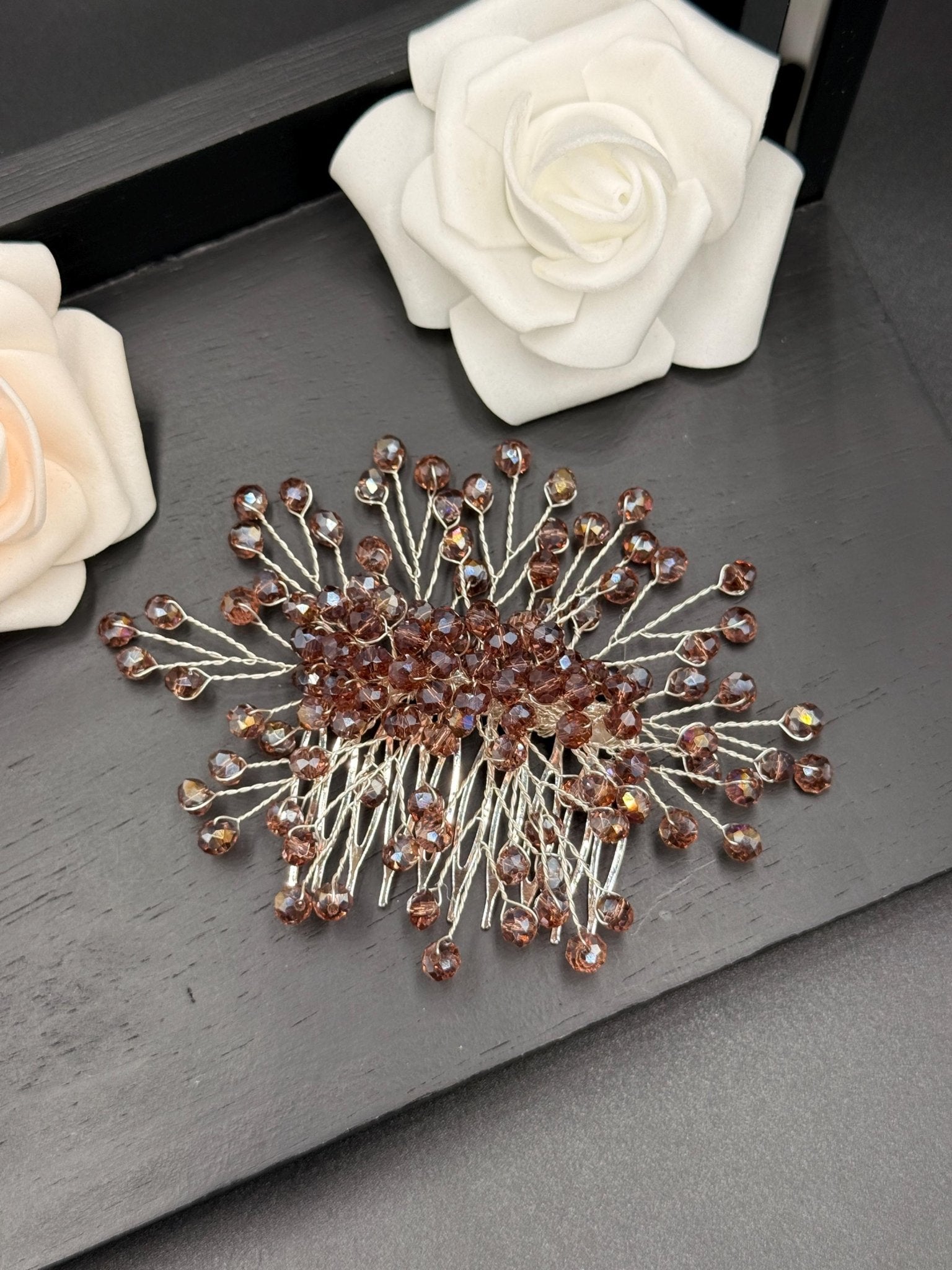 Handgemachter Haarkamm aus Kristall für zeitlose Brautfrisuren - AVYRAA BRIDAL
