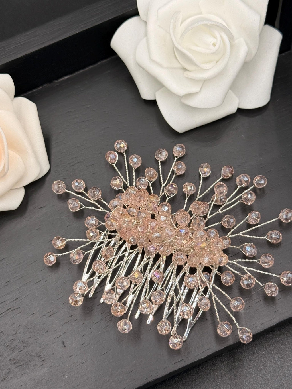 Handgemachter Haarkamm aus Kristall für zeitlose Brautfrisuren - AVYRAA BRIDAL