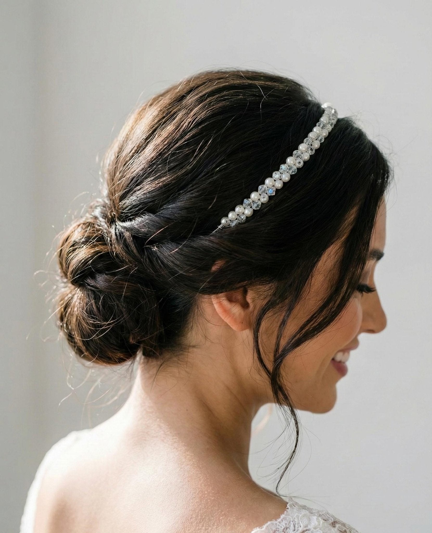 Handgemachter Kristall - Haarreif – Eleganter Haarschmuck für Hochzeit, Party & besondere Anlässe - AVYRAA BRIDAL