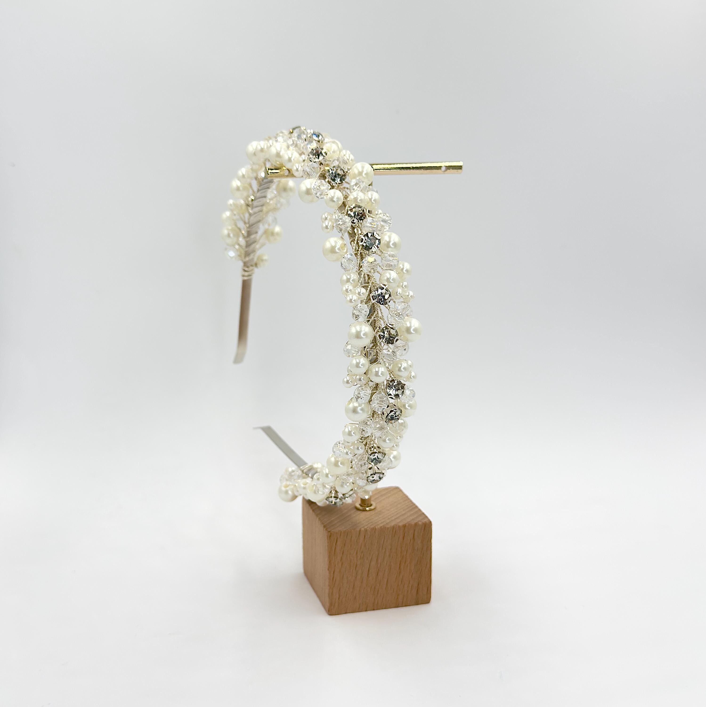 Eleganter Braut Haarreif mit Perlen und Kristallen