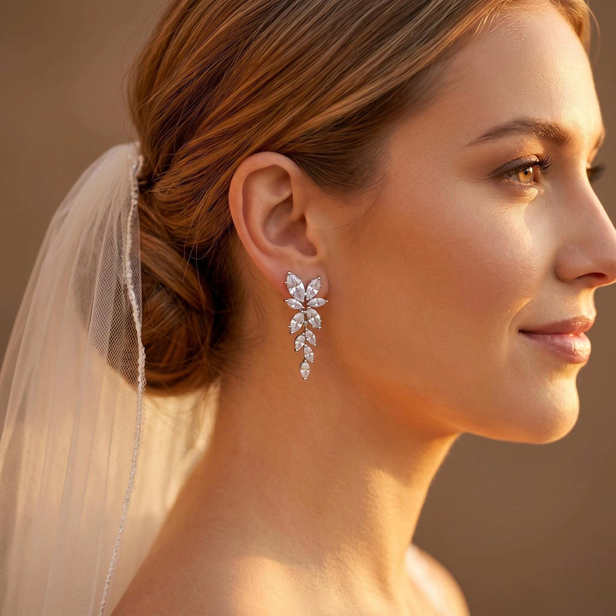 Braut Ohrhänger mit Marquise Kristallen in Blumenform