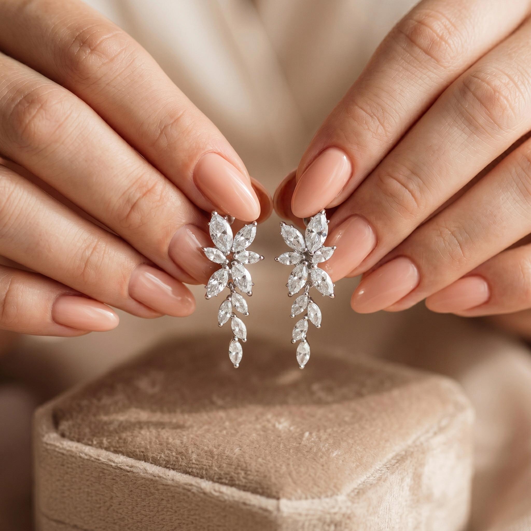 Braut Ohrhänger mit Marquise Kristallen in Blumenform