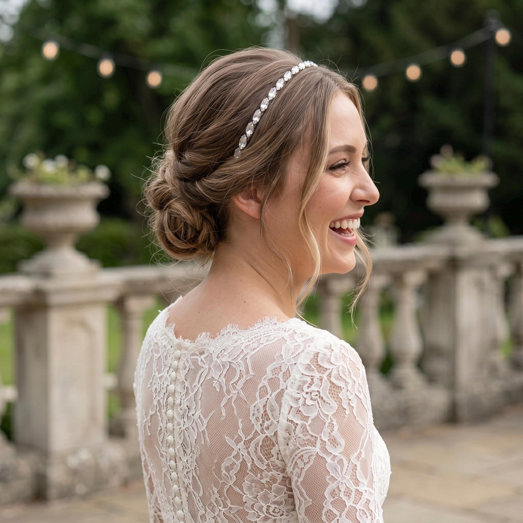 Brauthaarreif mit klaren Navette-Kristallen | Silberfarbener minimalistischer Haarschmuck für Hochzeit und Standesamt