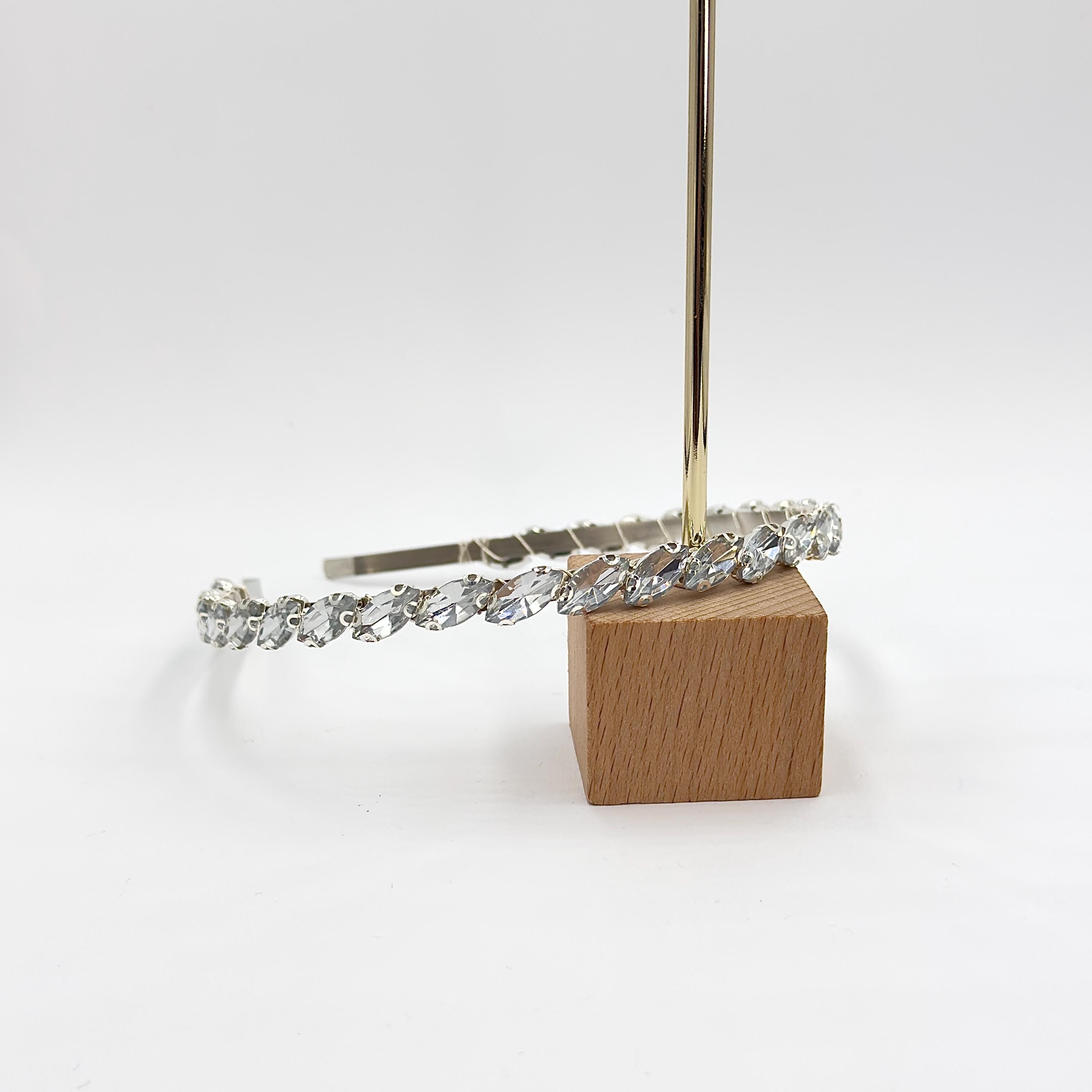 Brauthaarreif mit klaren Navette-Kristallen | Silberfarbener minimalistischer Haarschmuck für Hochzeit und Standesamt