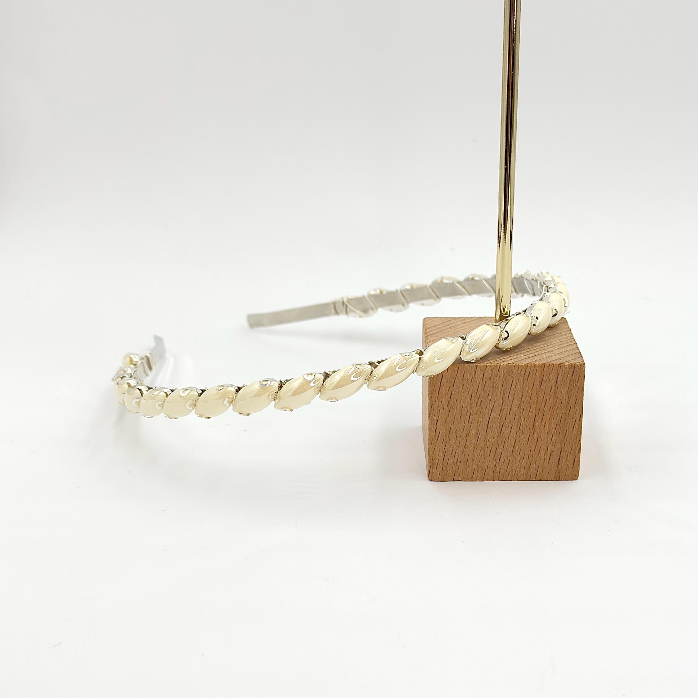 Brauthaarreif mit elfenbeinfarbenen Marquise-Elementen | Silberfarbener minimalistischer Haarschmuck für Hochzeit
