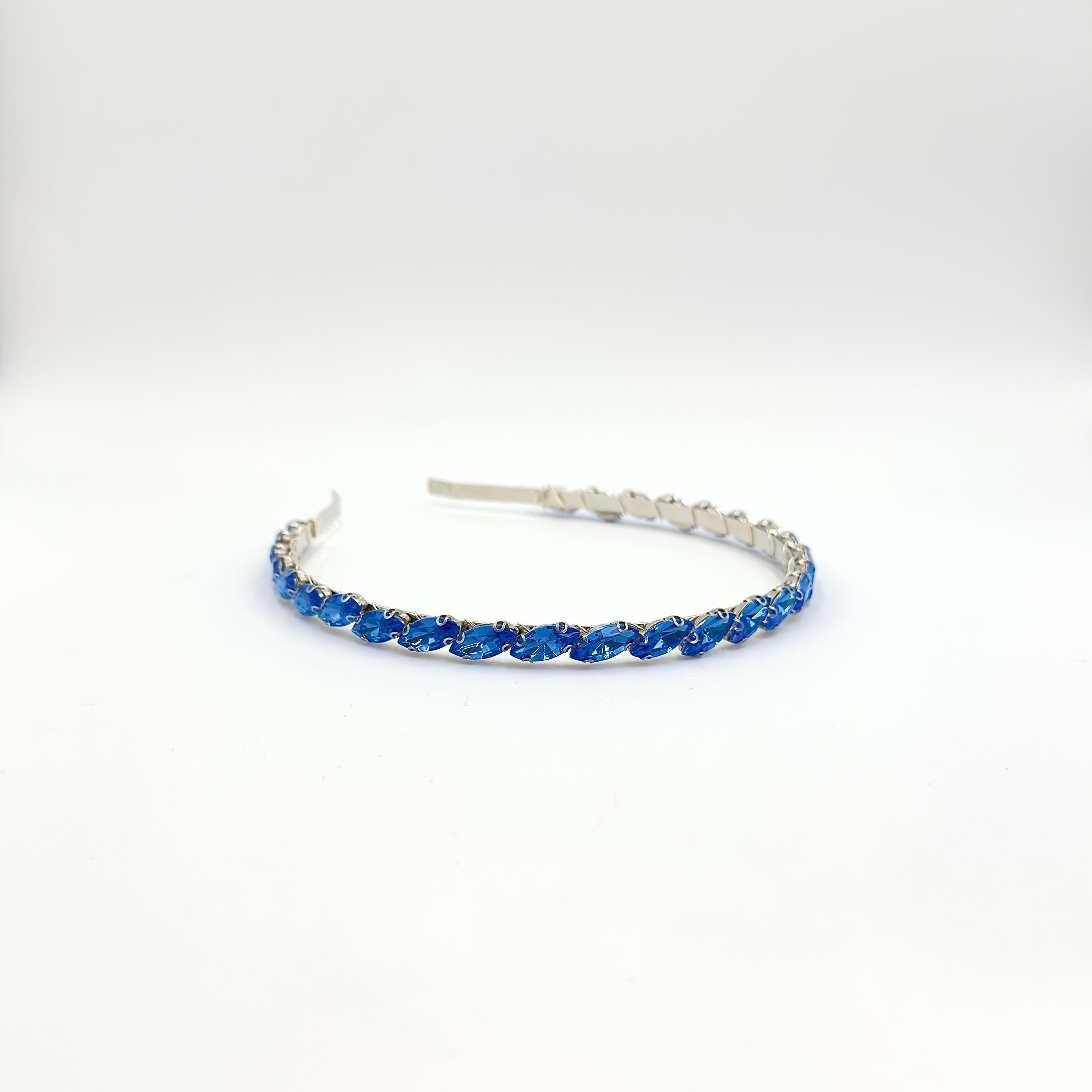 Brauthaarreif mit dunkelblauen Kristallen | Silberfarbener minimalistischer Haarschmuck für Hochzeit & Something Blue