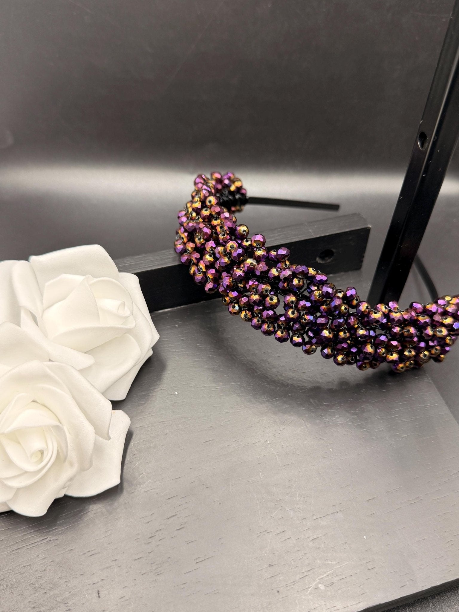 Irisierender Kristall Haarreif in Violett – Luxuriöses Diadem für Hochzeit und Abendmode - AVYRAA BRIDAL